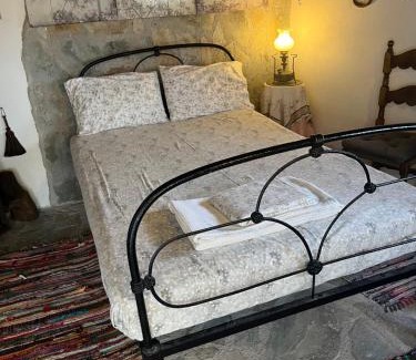 Andritsaina House | Cozy Retreat at Theisoa: Pet-Friendly Escape in Andritsaina