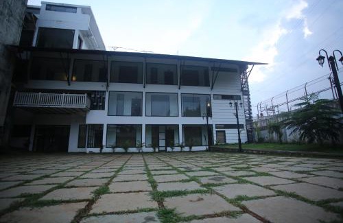 Vandiperiyar Hotel | Thekkady Gavi Suites