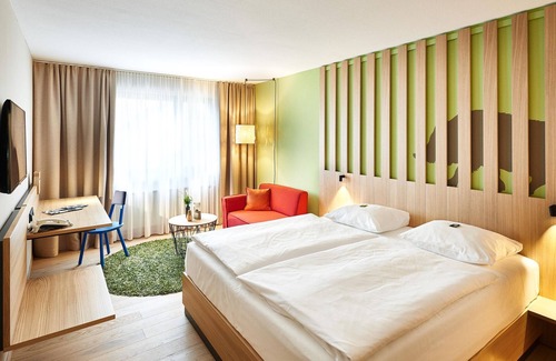 Hoehr-Grenzhausen Hotel | Cozy Theme Room for Two at Hotel ZUGBRÜCKE Grenzau