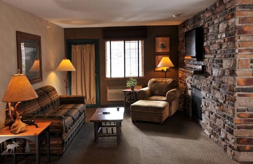 St. Joseph Hotel | Relaxing Theme Suite with Whirlpool & Heated Pool at Stoney Creek