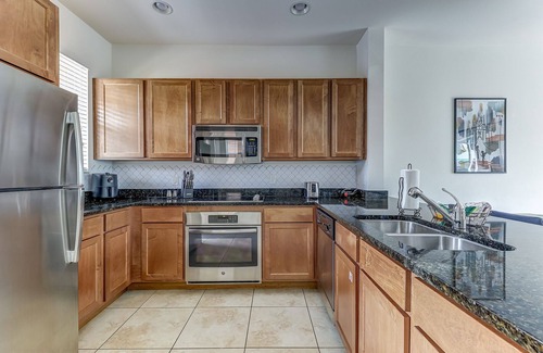 Kissimmee House | Guest Rated 10/10: Thematic 3-Bedroom Townhouse with Spa