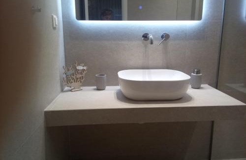 Psathi Apartment | Exceptional Themonia Kimolos-Agioklima Studio for Families