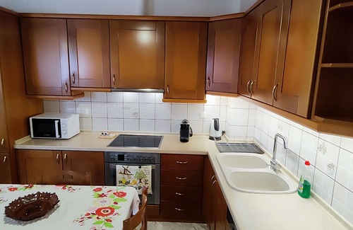 Kastraki Apartment | Experience Theofania's Marble House Meteora with Spa Amenities