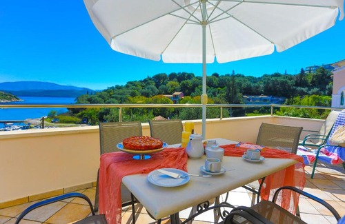 Agios Stefanos Apartment | Inviting Theophilos Dio: Oceanfront Family Getaway Awaits