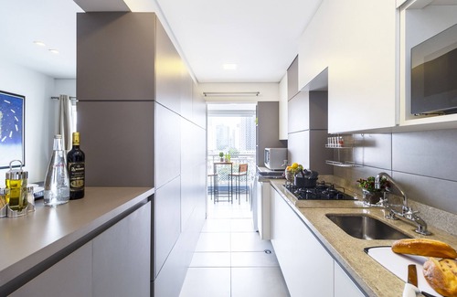 Pinheiros Apartment | Relax at Thera Faria Lima: Pet-Friendly with Pool & Spa