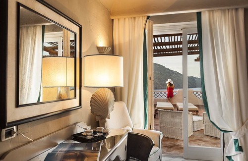 Vulcanello Hotel | Indulge at Therasia Resort Sea & Spa - 5-Star Bliss Awaits