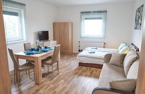 Gardony Apartment | Pet-Friendly Thermal Apartman with Ocean Views - Rated 10/10