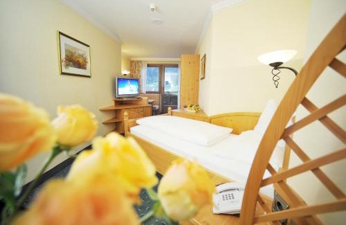 Hintertux Hotel | Relax at Thermal-Badhotel Kirchler with Ocean Views & Spa