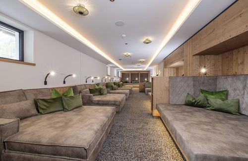 Hintertux Hotel | Relax at Thermal Badhotel Kirchler - 4-Star Spa Retreat