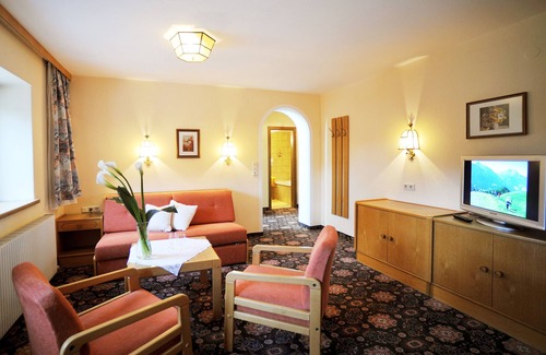 Hintertux Hotel | Relax at Thermal Badhotel Kirchler - 4-Star Spa Retreat