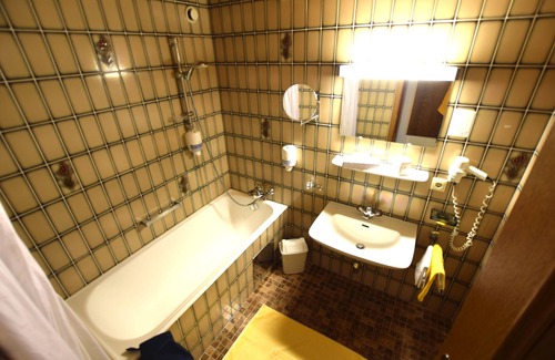 Hintertux Hotel | Relax at Thermal Badhotel Kirchler - 4-Star Spa Retreat