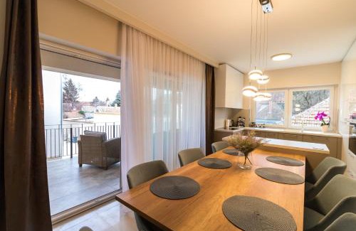 Kiskunhalas Apartment | Guest Rated 9.8: Family-Friendly Thermal Weninger Apartman