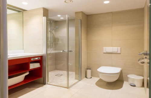 Lutzmannsburg Hotel | Relaxing Retreat at Thermenhotel All In Red with Spa & Pool