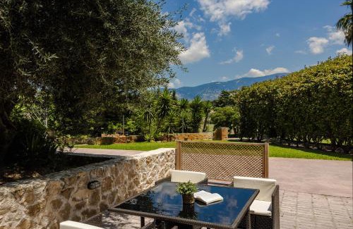 Leivathos Apartment | Enchanting Theros Retreat with Oceanfront Pool & Views