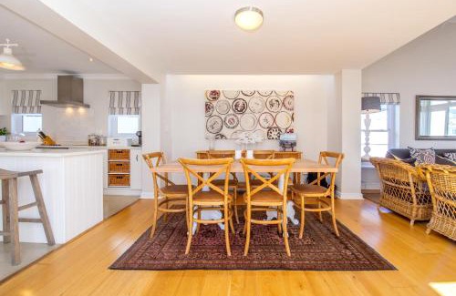 Knysna House | Idyllic Thesen Island Holiday House with Ocean Views