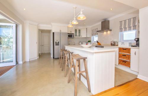 Knysna House | Idyllic Thesen Island Holiday House with Ocean Views