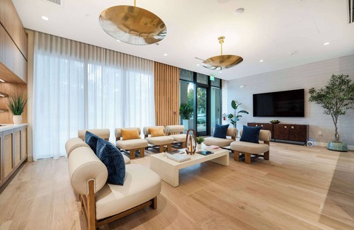 Coral Gables Hotel | Explore THesis Hotel Miami: Eco-Friendly Oasis with Spa & Pool