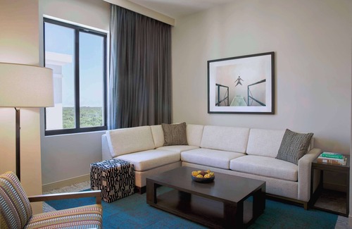 Coral Gables Hotel | Explore THesis Hotel Miami: Eco-Friendly Oasis with Spa & Pool