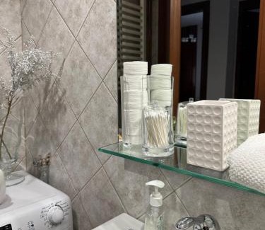 Neapoli-Sykies Apartment | Discover Thessaloniki's Family-Friendly Four Seasons House