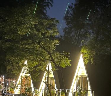 Van Don Hotel | Relaxing Oceanview Homestay at Thiên Đường Quan Lạn