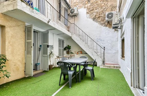 Menpenti Apartment | Convenient THIBAUD: T4 with Terrace Near Metro Access