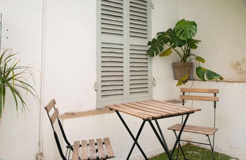 Menpenti Apartment | Convenient THIBAUD: T4 with Terrace Near Metro Access