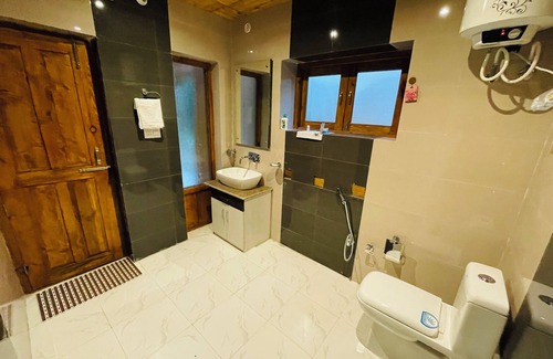 She Resort | Explore Thiksay Organic Resort - Family-Friendly Retreat