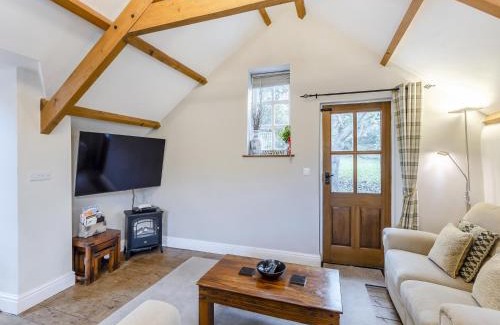 Hartland House | Experience Thimble Cottage: Pet-Friendly with a 10/10 Rating