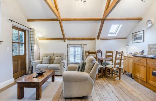 Hartland House | Experience Thimble Cottage: Pet-Friendly with a 10/10 Rating