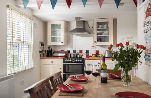 Mevagissey House | Discover Thimble Cottage: Oceanfront Bliss Awaits You