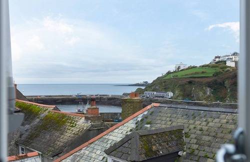 Mevagissey House | Discover Thimble Cottage: Oceanfront Bliss Awaits You