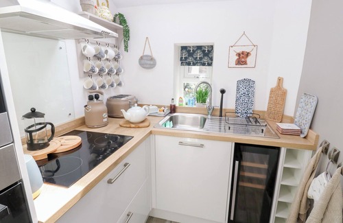 Haworth Cottage | THIMBLE COTTAGE, pet friendly, with a garden in Haworth