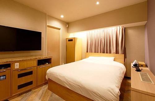 Ebina Hotel | Discover Think Hotel with Breakfast & Hot Tub Amenities