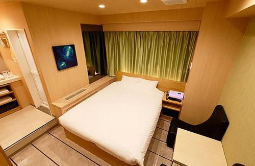 Ebina Hotel | Discover Think Hotel with Breakfast & Hot Tub Amenities