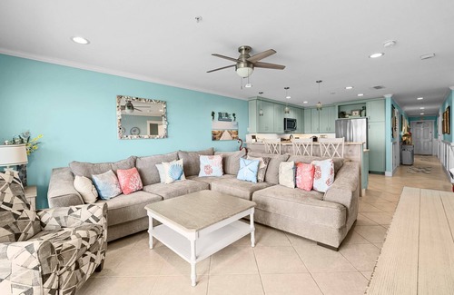 Port Aransas Condo | Incredible 3 Bedroom Retreat Steps from the Beach Haven