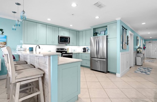 Port Aransas Condo | Incredible 3 Bedroom Retreat Steps from the Beach Haven