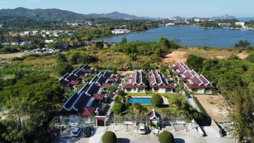 Wang Pong House | Pet-Friendly Khao Tao Lake & Beach Villas with Ocean Views