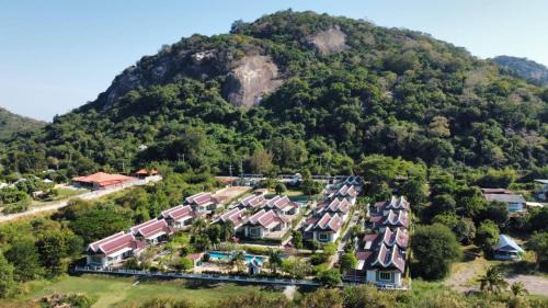 Wang Pong House | Pet-Friendly Khao Tao Lake & Beach Villas with Ocean Views