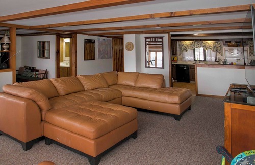 Hammondsport House | This 2 bedroom, 2 bath home is ideal for a family retreat to the Finger Lakes.