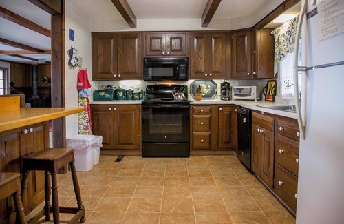 Hammondsport House | This 2 bedroom, 2 bath home is ideal for a family retreat to the Finger Lakes.
