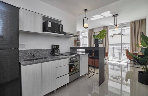San Nicolas Apartment | Modern Apartment in Centro, Buenos Aires with Pool & Spa