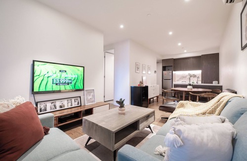 Melbourne Apartment | This apartment is a 2 bedroom(s), 2 bathrooms, located in Melbourne, VIC.