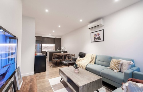 Melbourne Apartment | This apartment is a 2 bedroom(s), 2 bathrooms, located in Melbourne, VIC.