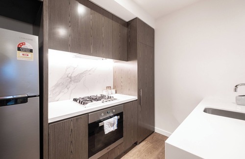 Melbourne Apartment | This apartment is a 2 bedroom(s), 2 bathrooms, located in Melbourne, VIC.