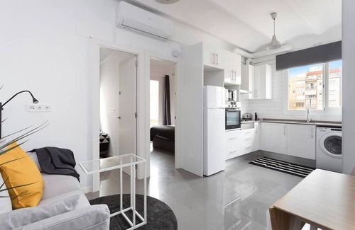 La Bordeta Apartment | Stylish 2-Bedroom Apartment in Barcelona with Kitchen Access