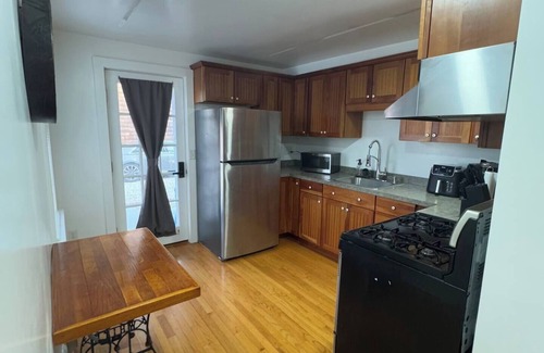 Stonington Apartment | This apartment is a 1 bedroom(s), 1 bathrooms, located in Stonington, CT.