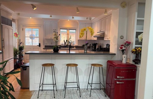 Stonington Apartment | This apartment is a 2 bedroom(s), 1 bathrooms, located in Stonington, CT.