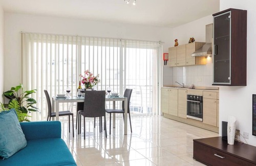 Ta' Pennellu Apartment | Spacious 2-Bedroom Apartment in Family-Friendly Il-Mellieħa