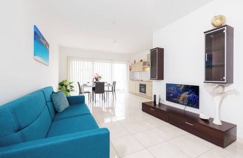 Ta' Pennellu Apartment | Spacious 2-Bedroom Apartment in Family-Friendly Il-Mellieħa