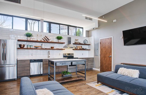 Germantown Apartment | Cozy 2-Bedroom Apartment with Private Pool in Philadelphia
